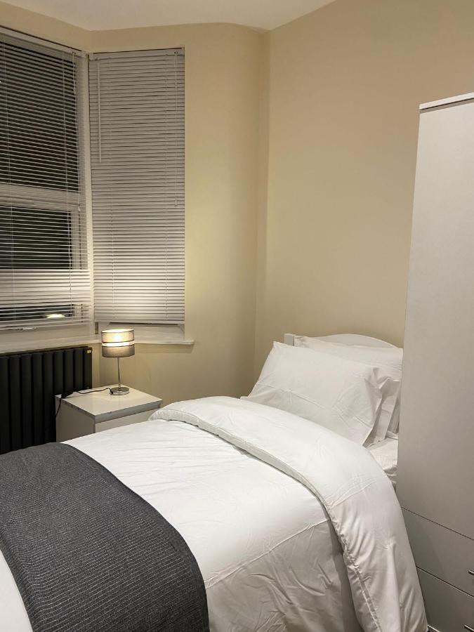 Beautiful Rooms Only Few Steps Away From Bruce Grove Tottenham Stadium Londres Extérieur photo